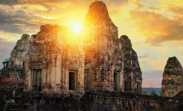 Grand Tour With Banteay Srei by Min Van with English Driver
